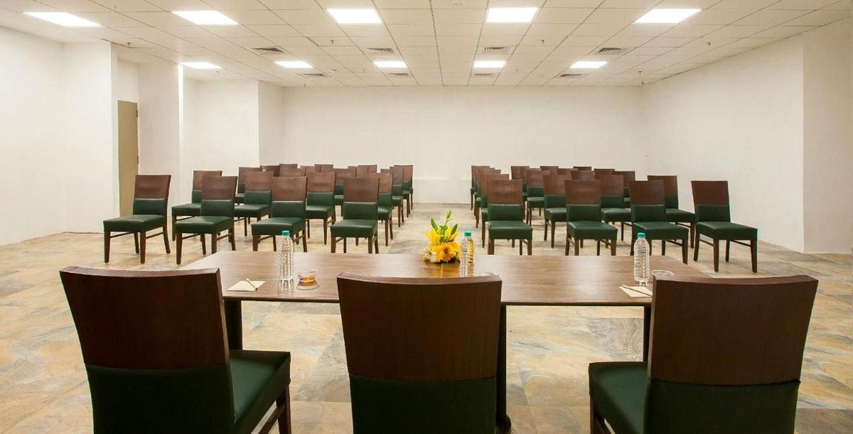 Hotel Mumbai House Airoli, Νάβι Μουμπάι Εξωτερικό φωτογραφία